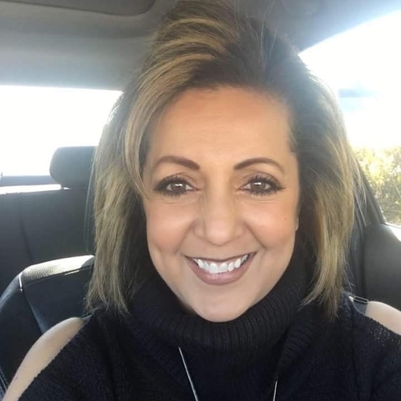 Meet your Posher, Cathy - Picture 1 of 1